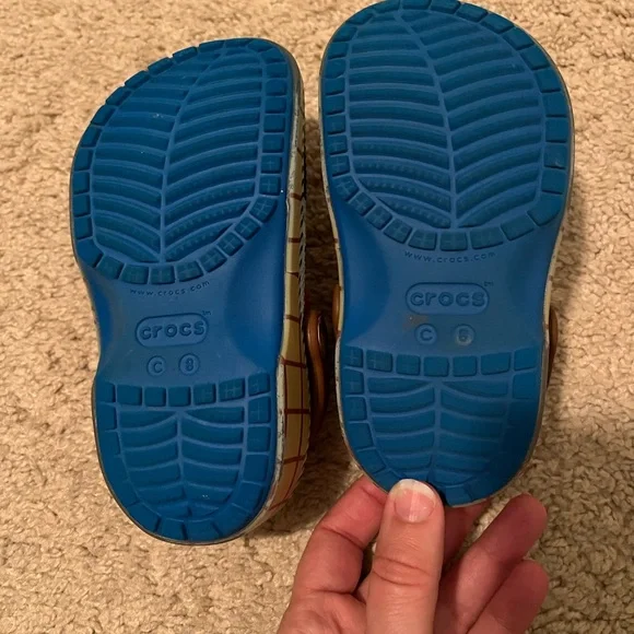 CROCS -Toy Story Woody Design - Picture 5 of 5